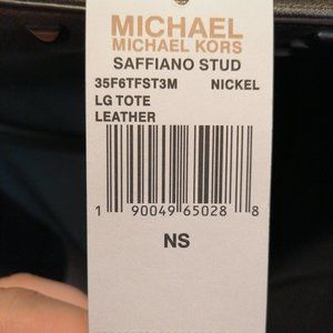 New Michael Kors hand bag
